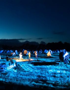 Le spectacle Skedanoz à Carnacles illuminations dans les menhirs de Carnac