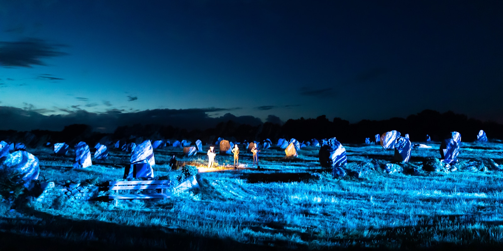 Le spectacle Skedanoz à Carnacles illuminations dans les menhirs de Carnac
